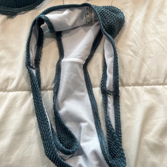 bikini - Picture 3 of 5